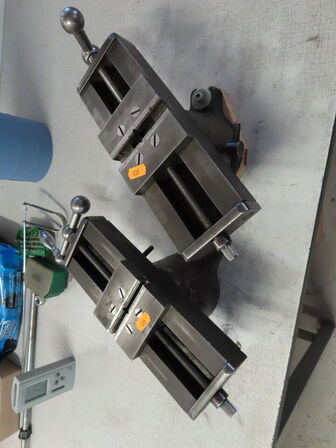 2 stk. maskinskruestikke