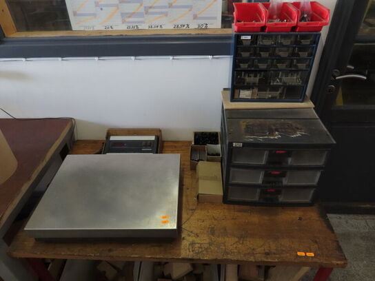 Arbejdsbord, med skuffemoduler