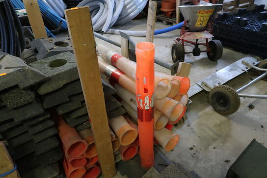 2 stk. paller med afspærringsstolper