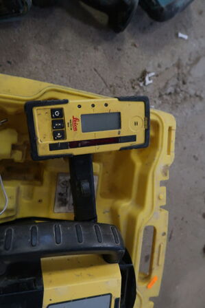 Rotationslaser LEICA Rugby 610 med stativ