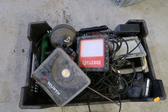 Kasse med div. Arbejdslamper