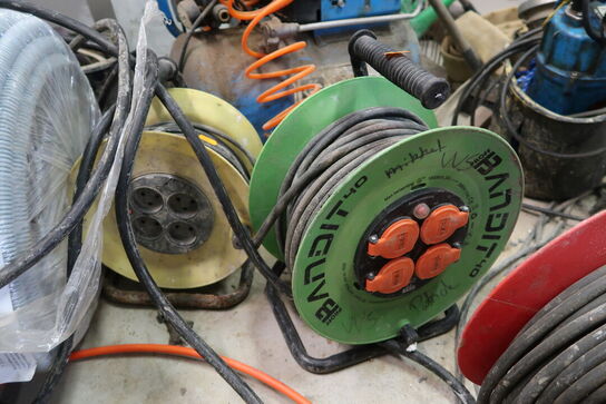 3 stk. kabeltromler, kraftforlængerledning m.m.