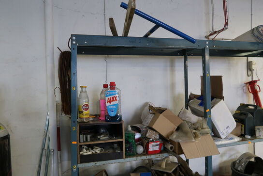 Lagerreol med div. Værktøj og reservedele