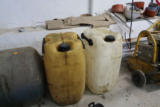 Div. Dunke med indhold samt reol med indhold