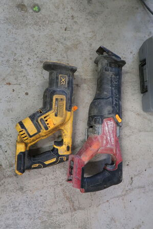 2 stk. akku håndværktøj MILWAUKEE, DEWALT