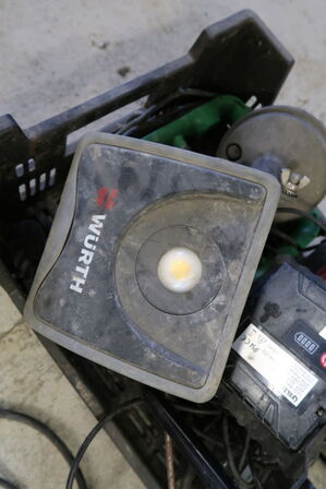 Kasse med div. Arbejdslamper