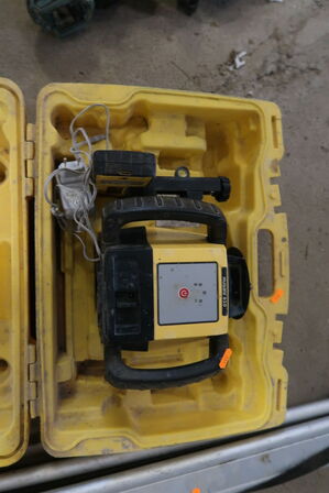 Rotationslaser LEICA Rugby 610 med stativ