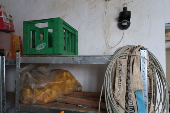 2 stk. lagerreoler med div. Varelager og reservedele