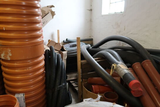 Div. Rør, slanger, kloakrør m.m.