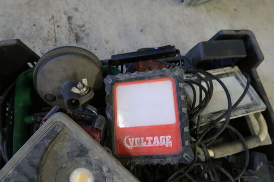 Kasse med div. Arbejdslamper