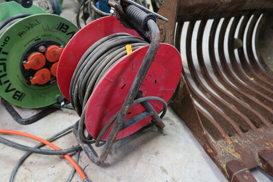 3 stk. kabeltromler, kraftforlængerledning m.m.