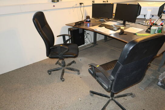 El. hæve/sænke skrivebord uden indhold, 2 stk. kontorstol