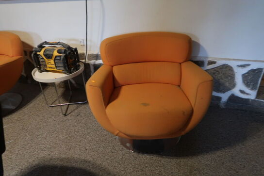 2 stk. loungestole samt sofabord