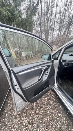 Varerbil toyota sportsvan 1.6 D-4d