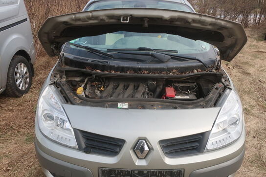 Personbil RENAULT SCENIC 2.0 16V (MOMSFRI)