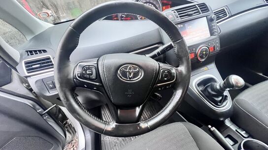 Varerbil toyota sportsvan 1.6 D-4d