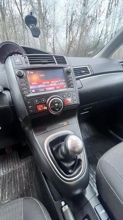 Varerbil toyota sportsvan 1.6 D-4d