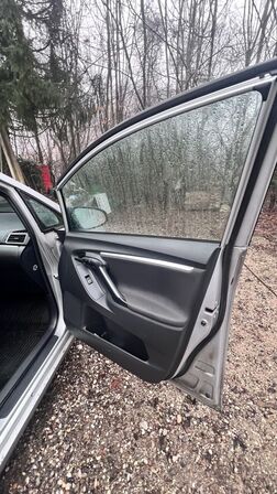 Varerbil toyota sportsvan 1.6 D-4d