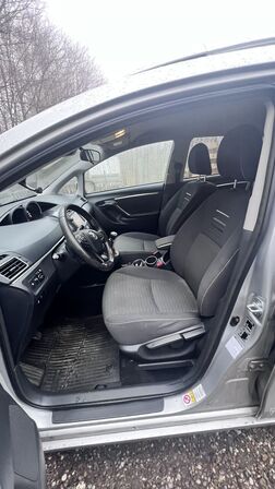 Varerbil toyota sportsvan 1.6 D-4d