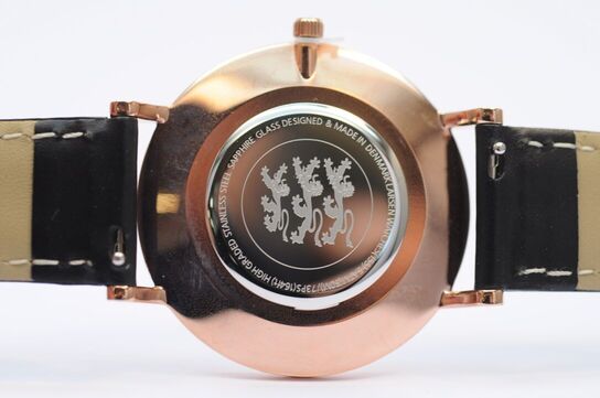 Dameur LARS LARSEN 36 mm.(114P1)