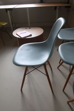 4 stk. spisebordsstole VITRA Eames DSW 