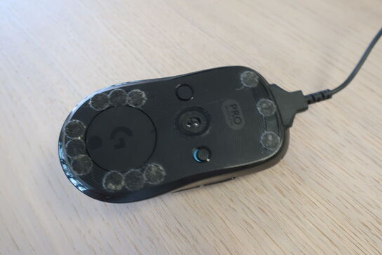 Monitor 32" LG 32UP55NP - W samt mus LOGITECH 