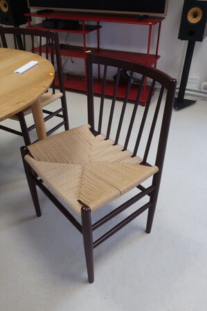 Spisebord samt 2 stk. spisebordsstole FDB J80