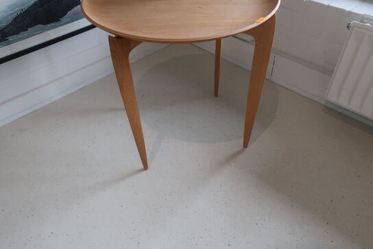 Sidebord samt lysestage 