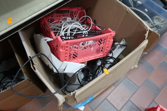 Diverse ledninger, stikdåser m.v. 