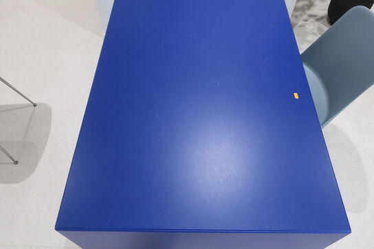 Skrivebord MONTANA samt 2 stk. spisebordsstole &TRADITION 