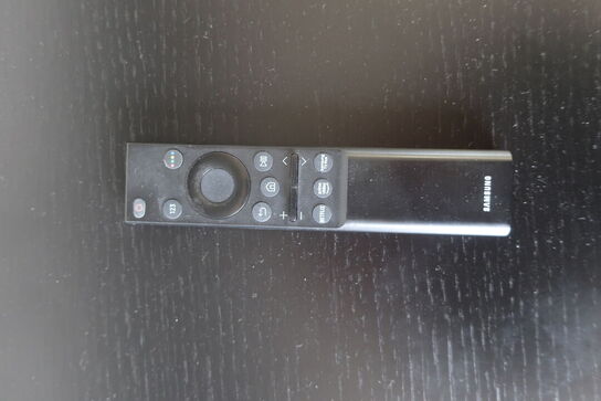 Fjernsyn 85" SAMSUNG AU7105 85 