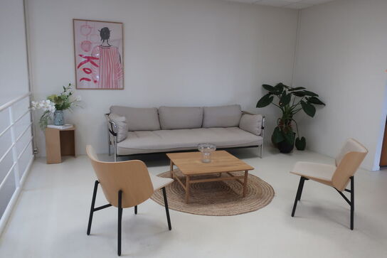 ByFlou.com ApS *Jyllandsvej Del 1 - Kontorinventar*