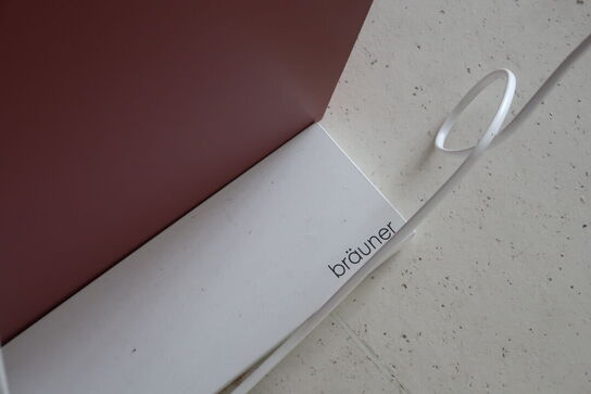 El. hæve/sænke skrivebord BRÄUNER uden indhold