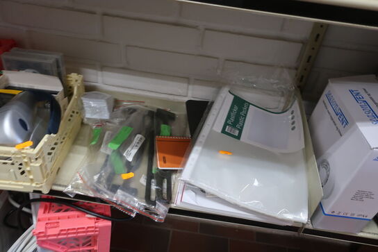 Soveposer, kontorinventar, scannere m.v. 