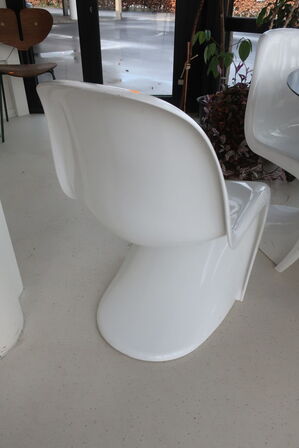 Spisebord IMS samt 4 stk. spisebordsstole VITRA Panton Chair 