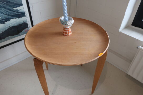 Sidebord samt lysestage 