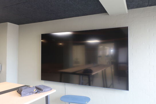 Fjernsyn 85" SAMSUNG AU7105 85 