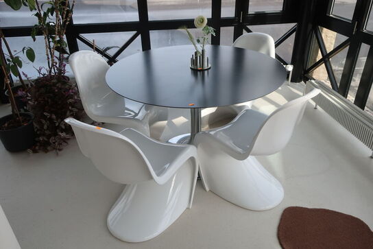 Spisebord IMS samt 4 stk. spisebordsstole VITRA Panton Chair 