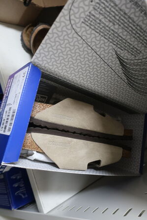 Alt indhold i reoler 