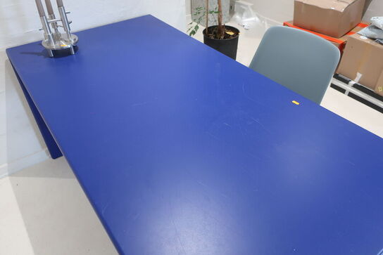 Skrivebord MONTANA samt 2 stk. spisebordsstole &TRADITION 