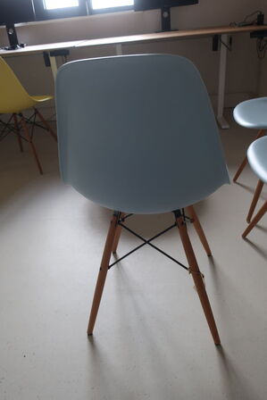 4 stk. spisebordsstole VITRA Eames DSW 