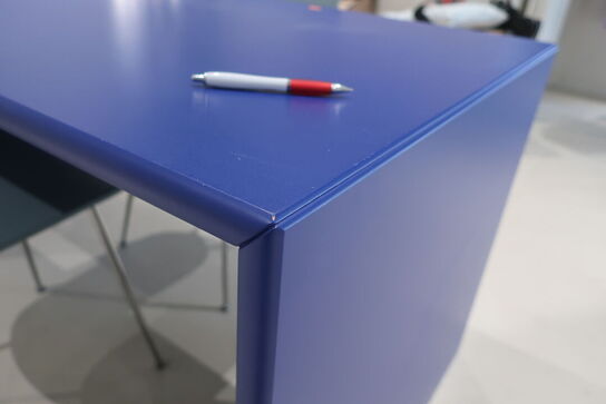 Skrivebord MONTANA samt 2 stk. spisebordsstole &TRADITION 