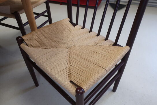 Spisebord samt 2 stk. spisebordsstole FDB J80