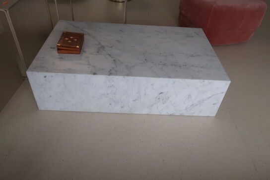 Sofabord MENU Plinth Box Low Carrara 