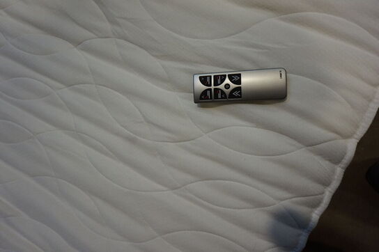 Vega Elevationsseng med Supportho Comfort madras 120x200 cm 