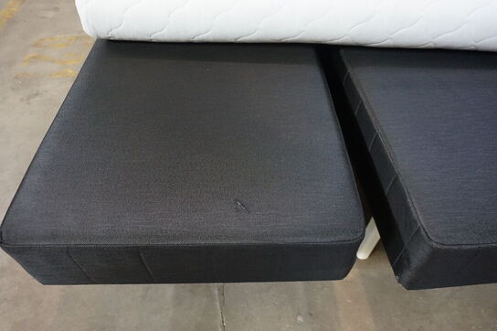 Huma Premium Boxseng med træben og topmadras 160x200 cm 