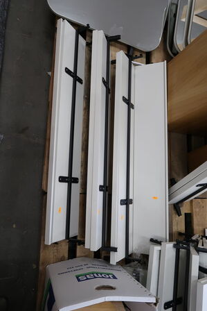 Reolsystem m. hylder, spejle og skabe