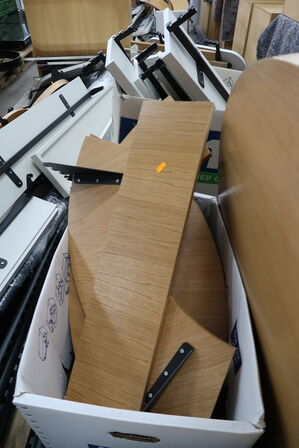 Reolsystem m. hylder, spejle og skabe