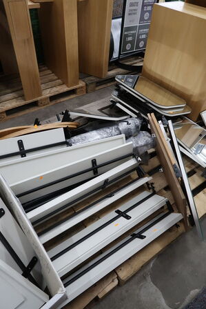 Reolsystem m. hylder, spejle og skabe