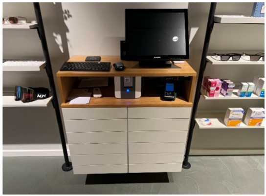 Reolsystem m. hylder, spejle og skabe